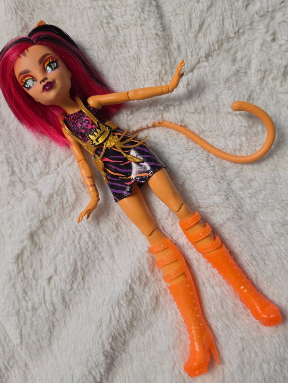 2023 Monster High Toralei Stripe Neon Frights Fashion Doll Mattel G3 Skulltimate